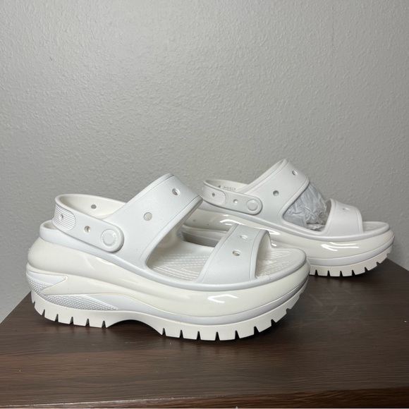 NEW Crocs White Mega Crush Double Strap Slingback Platform Sandals Size 9 - Picture 2 of 7